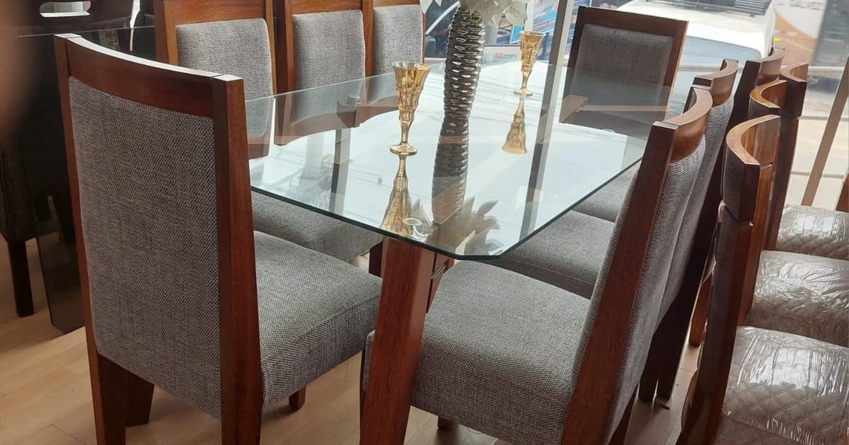 Comedor de 6 sillas tapizadas en tela gris con mesa de vidrio templado - Comedores - Roble Miel y Nogal Oscuro | Muebles Bethel